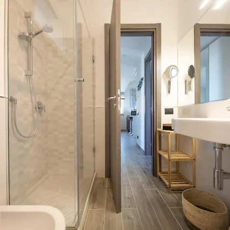 Ilenia Seaview 公寓 *