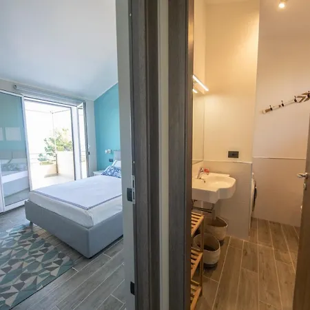 Ilenia Seaview 公寓 切法卢